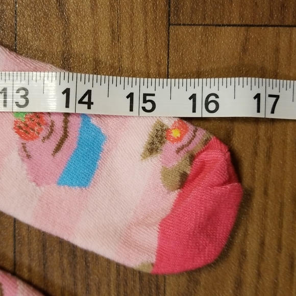 🧁 Cupcake Socks! 🧁 - Picture 3 of 5